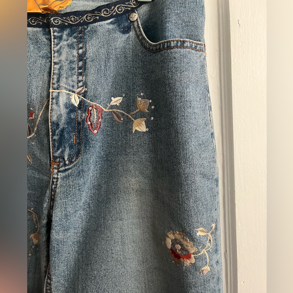 ✨HOST PIC✨ anè 4 Beautiful Embellished Jeans - Picture 5 of 13